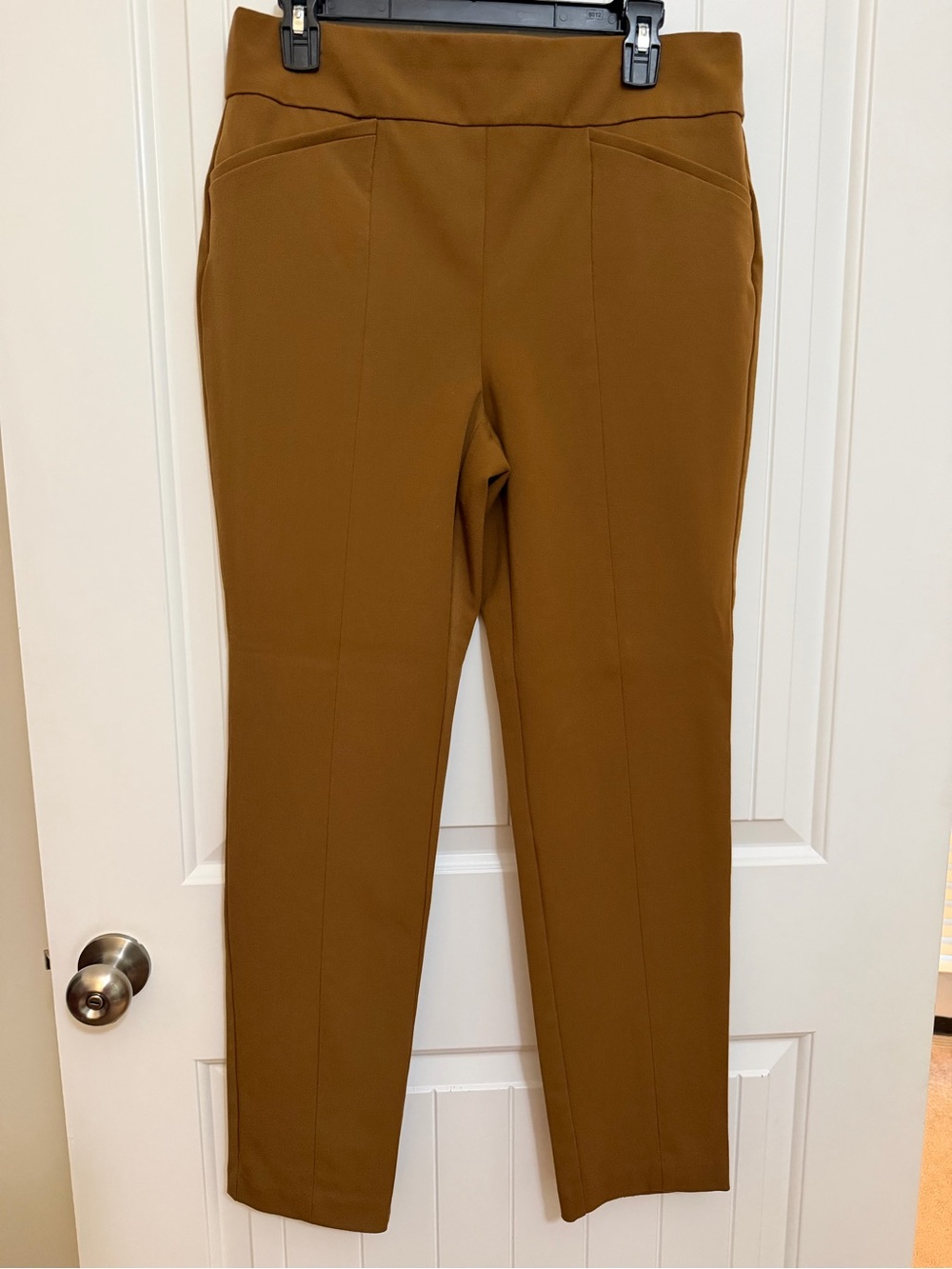 Chico's Straight-Leg Stretch Pull-On Pants in Caramel Brown Sz 1.5R (10R)